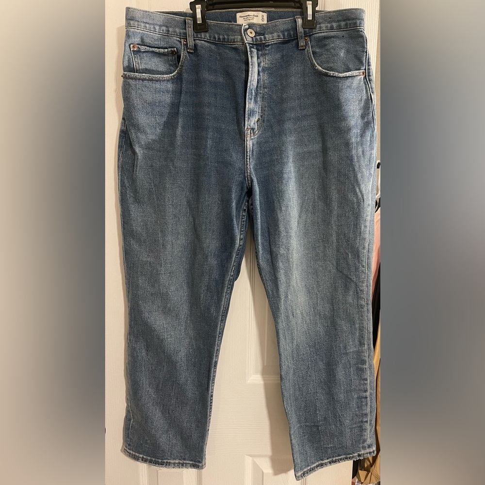 Abercrombie & Fitch The Ankle Straight Ultra High Rise, size 33/16S, Curve Love